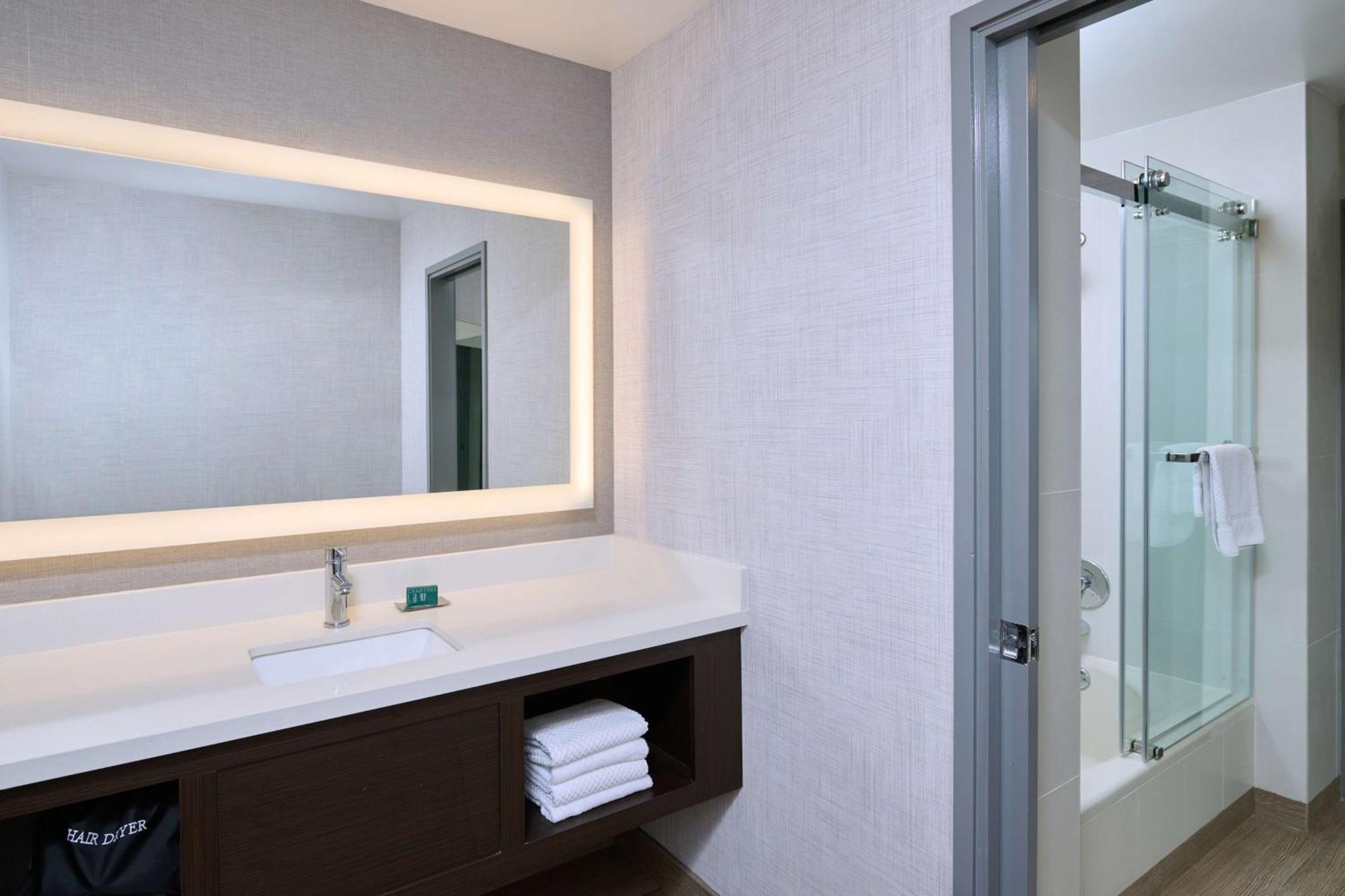 Hotel Doubletree By Hilton Buena Park Exterior foto