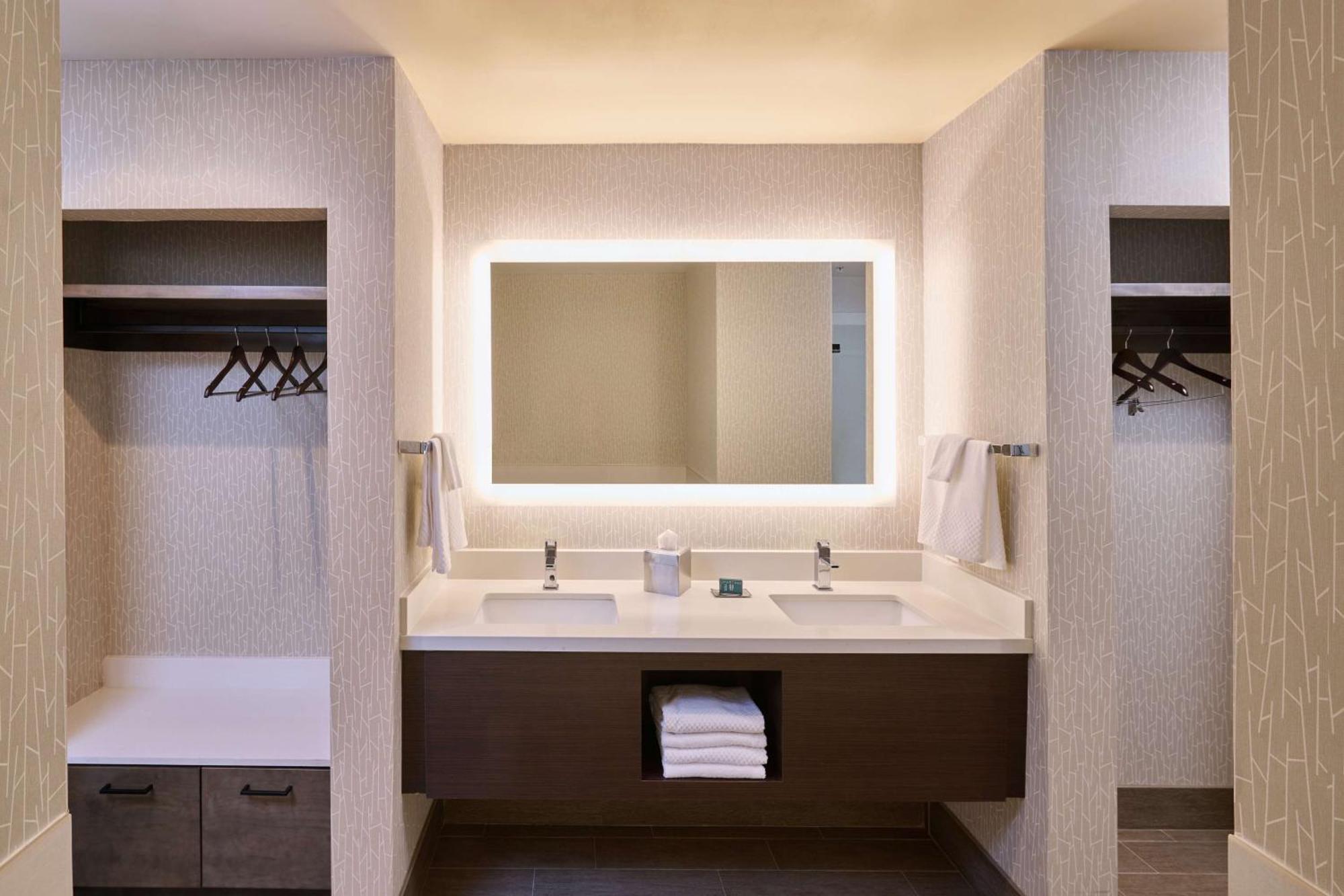 Hotel Doubletree By Hilton Buena Park Exterior foto