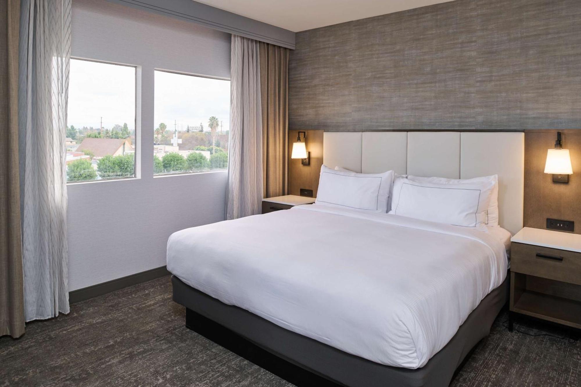 Hotel Doubletree By Hilton Buena Park Exterior foto